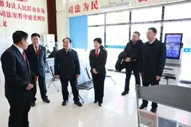 大同中院党组书记、代院长丁国华调研平城区法院诉讼服务中心图片