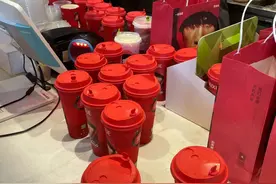 周杰伦演唱会没抢到票，来喝范特西！最近跨界饮品也忒多啦！图片