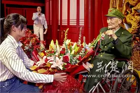 100岁！襄阳市军休二所为百岁老兵庆贺寿诞图片