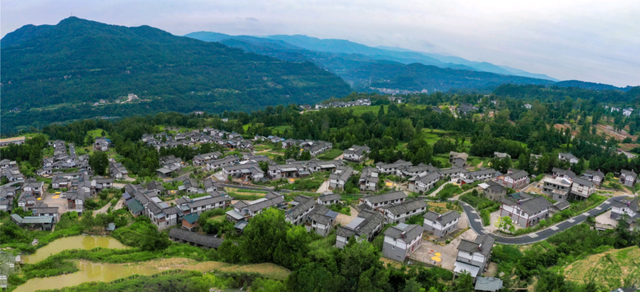 在北纬31度的四川巴中 我们看见了一个多彩的通江