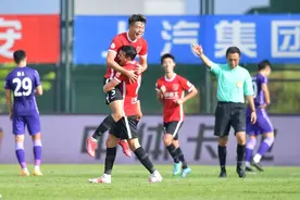 成都蓉城撤销胡睿宝中超报名 上海申花补报陈晋一图片