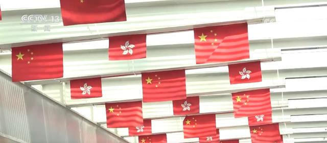 国旗扬、花锦簇，节日氛围感拉满！各地盛装迎国庆 满城尽是“中国红”