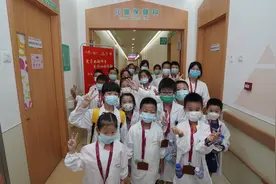 新体验、馨感受、心桥梁，“小医生”体验“医院开放日”图片