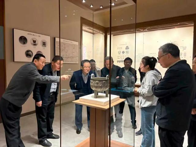 秋雨润泽文旅热 我市国庆首日迎客超20万人次
