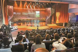 首届中国电视剧制作产业大会年度盛典在深举行 “金树林·绽放之夜”开启中国影视新篇图片
