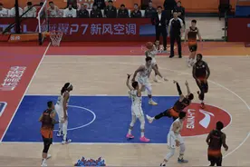 战报|山东男篮100：92胜北控，克里斯36分、谢智杰17分图片