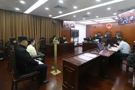 女子为掩盖夹带水獭皮行为故意“抱猫入境”  因神色慌张被查终落法网图片