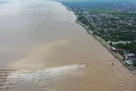 钱塘江交叉潮是怎么形成的图片