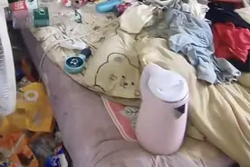 20岁女孩退租后惊呆房东：房间垃圾堆1米高、更恶心的是……图片