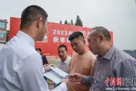 福建安溪：可靠供电助发展 流动服务暖民心图片
