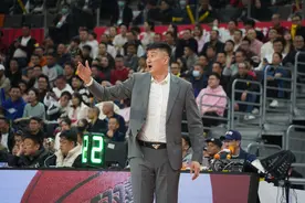 有了好食材的“主厨”杜锋，为广东队球迷端上了一桌好菜图片