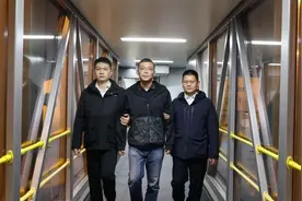 北京粮食集团原副总经理姜鹏举被遣返回国图片