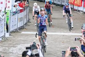 环岛赛第二赛段:赛巴斯提安勇夺赛段冠军图片