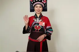 【问政问需在基层】李利代表：建设民族文化非遗展览馆，助力文旅融合与乡村振兴图片