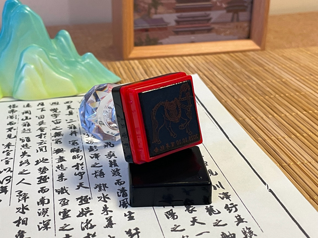 每年在故宫排大队的年轻人，可能不是来逛的......
