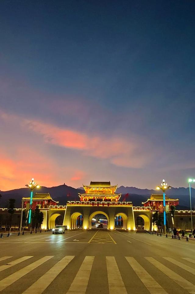 【冬季暖阳 凉山不凉】这一刻，是越西的高级感！