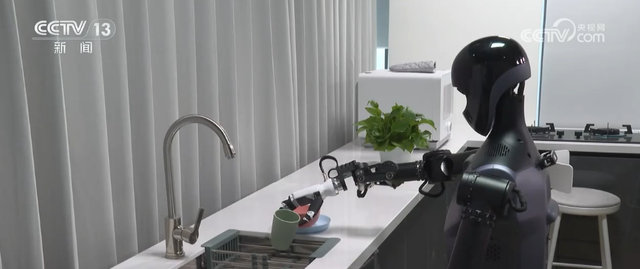 经济三季报观察·“智能”成机器人产业主旋律 关键零部件研制获得新突破