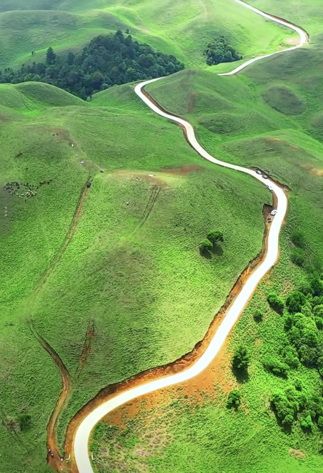 与大地同频呼吸！这个秋天，总要去寻甸草原秘境寻找下自己的“阿勒泰”时刻了