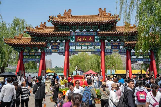 浮光掠影“大明湖”| 我在济南刚刚好