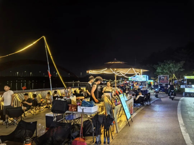 江风配美食，塔下寻烟火！万江这些夜市“火”出圈｜国庆进莞来