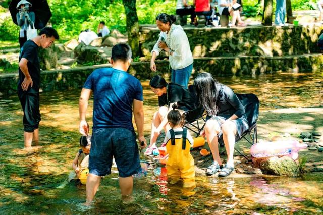 暑假余额告急！学生免门票游白云山，解锁夏日清凉狂欢模式～