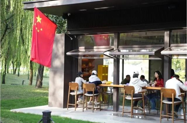 一键收藏！中秋遇国庆，带上这份攻略畅游曲江！