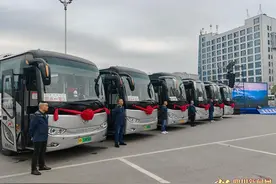 川渝两地首条跨省际“一站多点”的“双城巴士”正式开通运行图片