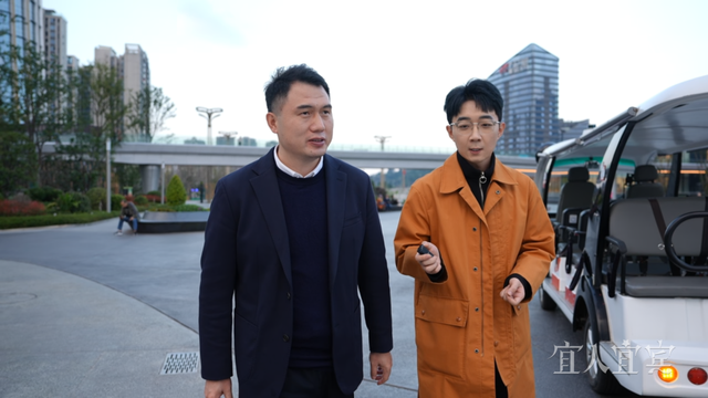 2025世界动力电池大会丨人形机器人、无人售卖太空舱……“宜宾芯”解锁AI生活！