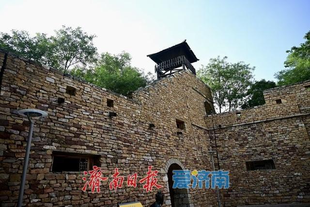 一年四季 泉在济南丨济南腊山河公园：废墟与古城的时光对话