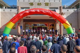 迎国庆广饶县楹联书法作品展开幕图片