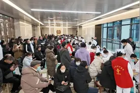 张伯礼院士携中医名家齐聚三门峡市义诊 助力百姓健康图片