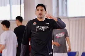 钟诚担任吉林东北虎男篮主教练图片