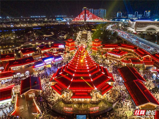 【每日一图@湖南】国庆夜游鹤城区，遇见福地怀化的浪漫
