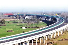 普通公路稳中有进 服务“经济通道”迈向“通道经济”图片