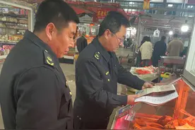 海阳市市场监管局凤城所持续开展销售猪肉及猪肉产品查验“两证一报告”工作图片