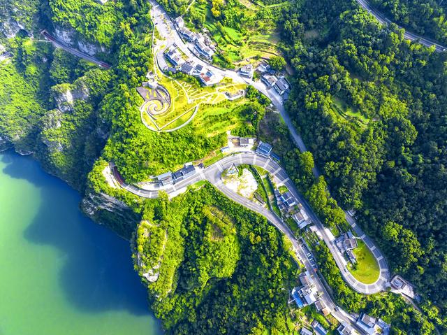 夷陵“两坝一峡”风光独好 峡江极宿引客来