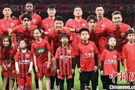 上海海港时隔5年再夺中超冠军图片