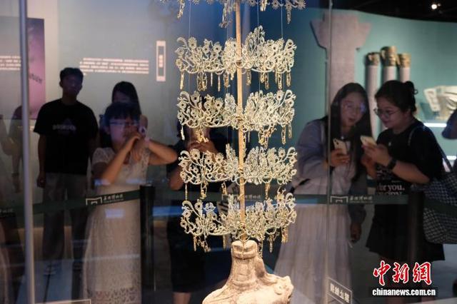 浙江宁波博物馆暑期人气足 165件（套）西南青铜器跨省集结