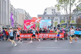 中国石化为“汉马”添彩，加能站搭起荆楚文化舞台图片