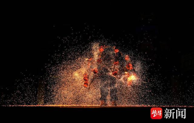 全景呈现蒙元草原文明壮阔与豪情……2025无锡梅园金秋灯会开启