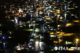 情报站|打手电来赶海！日照海滩千人拾面条鱼，通宵赶海满载而归图片