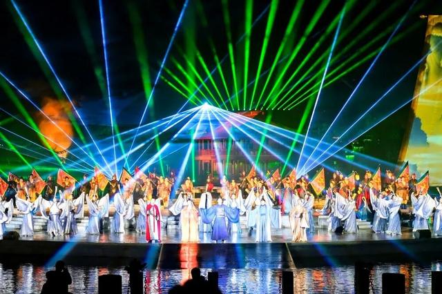 跨年整活！19.9畅玩5小时！大型迎春灯会+跨年表演+冷焰火+打铁花+火壶+灯光秀+国风演艺...