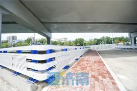 济南顺河高架下拆旧建新桥，跨越西圩子壕紧邻西泺河图片