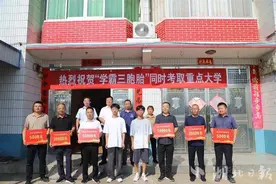 @襄阳三胞胎兄弟，你们的大学学费，乡亲们承包啦！图片