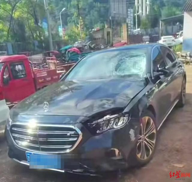 百万粉丝网红小英“离婚风波”未平，丈夫肇事逃逸被刑拘 记者探访：夫妻已数月未住村里