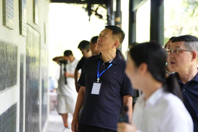 媒体大咖齐聚黔阳古城，触摸千年文脉邂逅非遗新韵