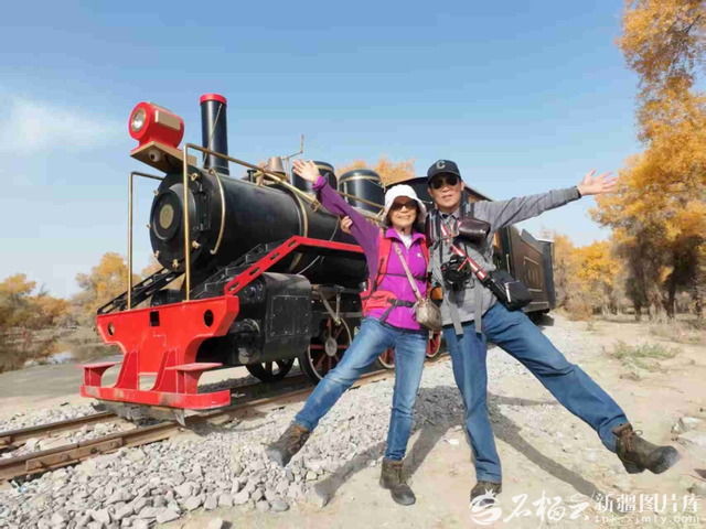 台湾游客爱上新疆 “在这过完春节我们再回台湾”