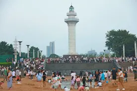 今早，5点30分！人山人海！日照这里堪比演唱会……图片
