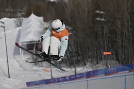 亚冬会 | 日进八金！中国队这些夺金瞬间请查收图片