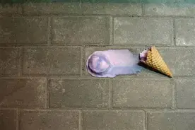 吃雪糕掉地上致人滑倒受伤，担责吗？图片